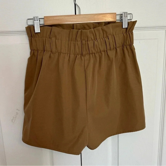 Love Tree Womens High Waisted Camel Button Detail w/ Pockets Shorts Size Medium - Picture 2 of 9